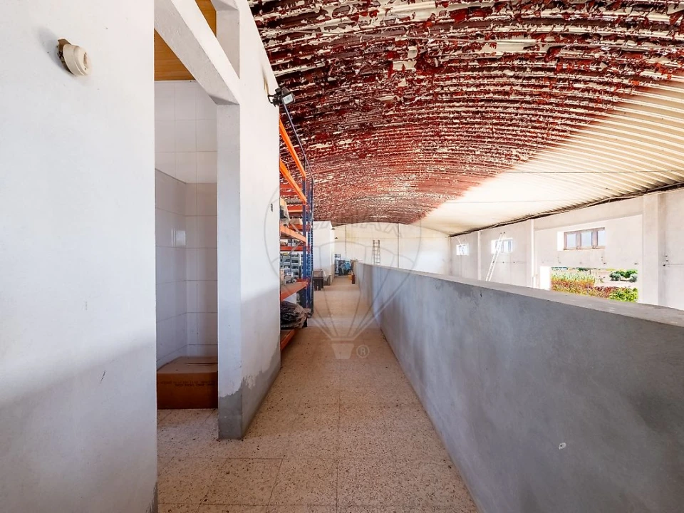 Garagem para Venda em Vale da Pedra Foto 9