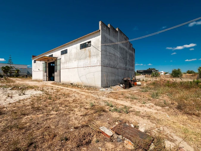Garagem para Venda em Vale da Pedra Foto 1