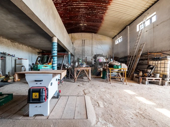 Garagem para Venda em Vale da Pedra Foto 3