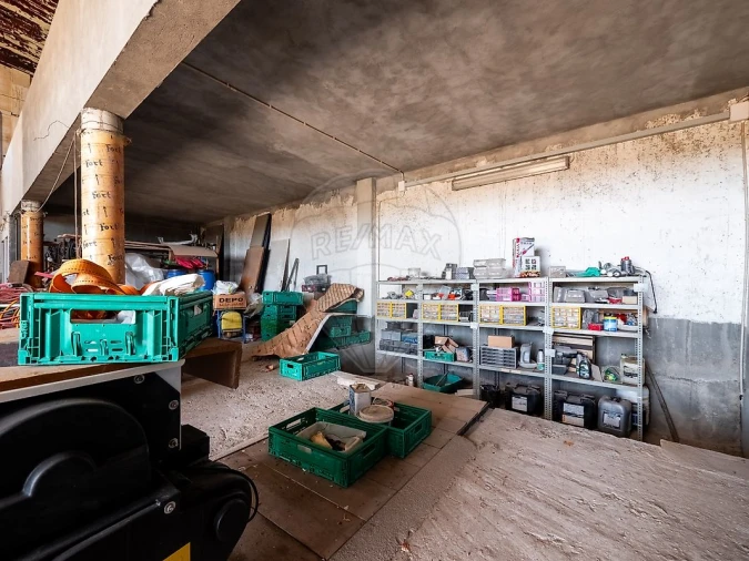 Garagem para Venda em Vale da Pedra Foto 4