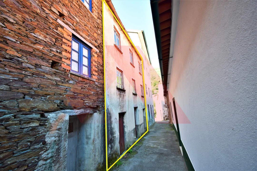 Moradia T2 para Venda em Benfeita Foto 1