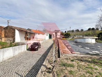 Quinta T0 para Venda em Espariz e Sinde