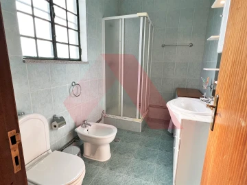 Quinta T0 para Venda em Espariz e Sinde