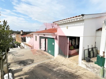 Quinta T0 para Venda em Espariz e Sinde