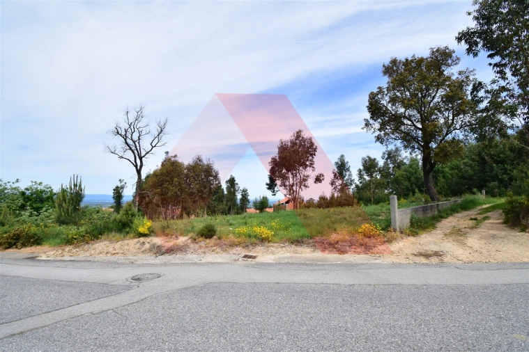 Terreno para Venda em Lagos da Beira e Lajeosa Foto 2