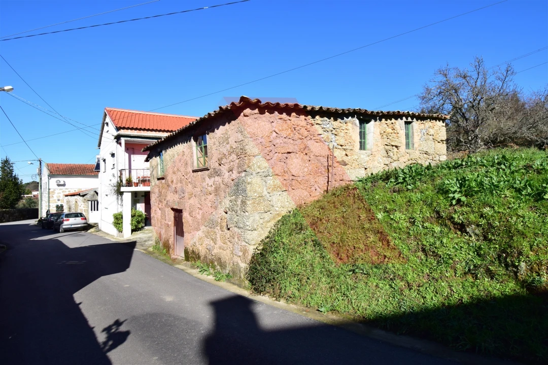 Moradia T0 para Venda em São João da Boa Vista Foto 7