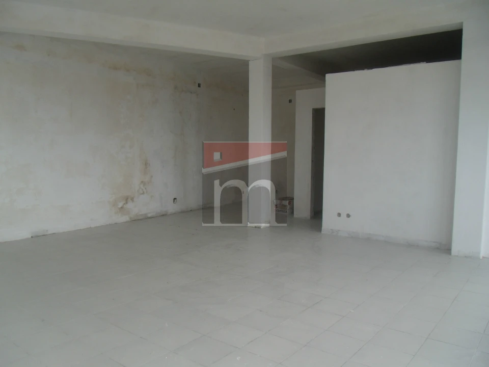 Loja para Venda em Gouveia (São Pedro e São Julião) Foto 3