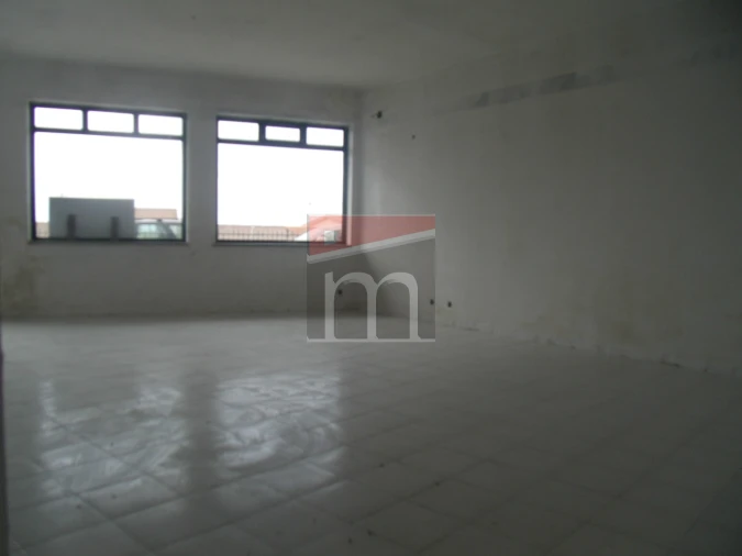 Loja para Venda em Gouveia (São Pedro e São Julião) Foto 5