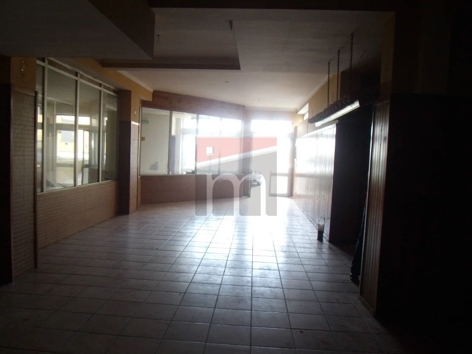 Loja para Venda em Seia, São Romão e Lapa dos Dinheiros Foto 4