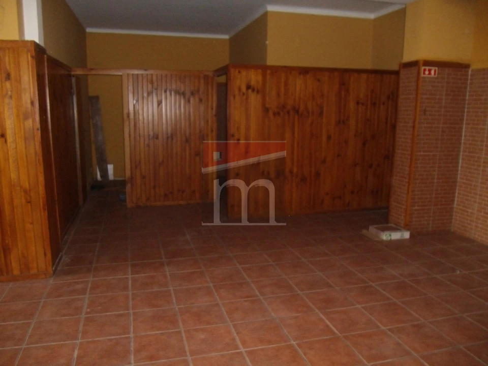 Loja para Venda em Seia, São Romão e Lapa dos Dinheiros Foto 3