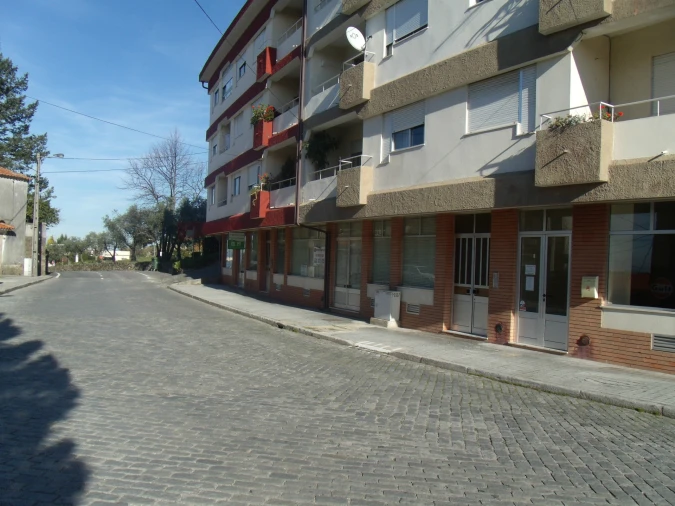 Loja para Venda em Gouveia (São Pedro e São Julião) Foto 8