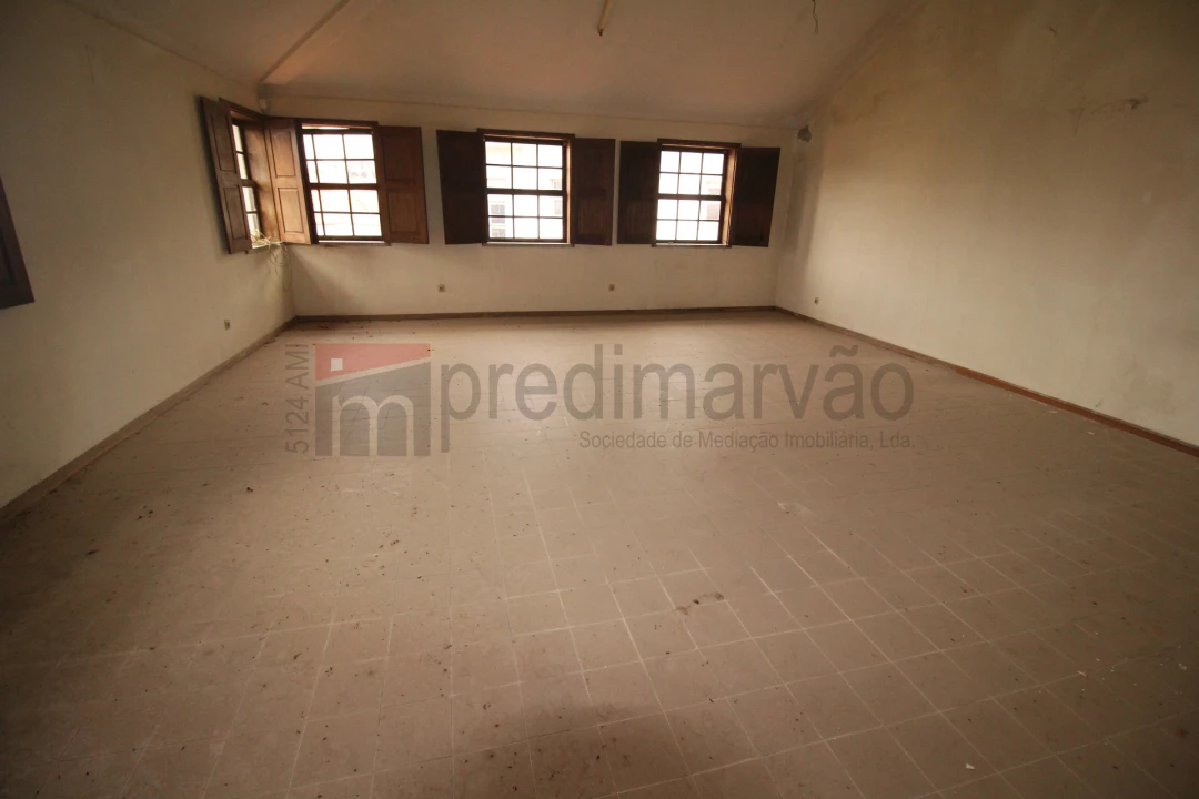 Prédio para Venda em Gouveia (São Pedro e São Julião) Foto 2