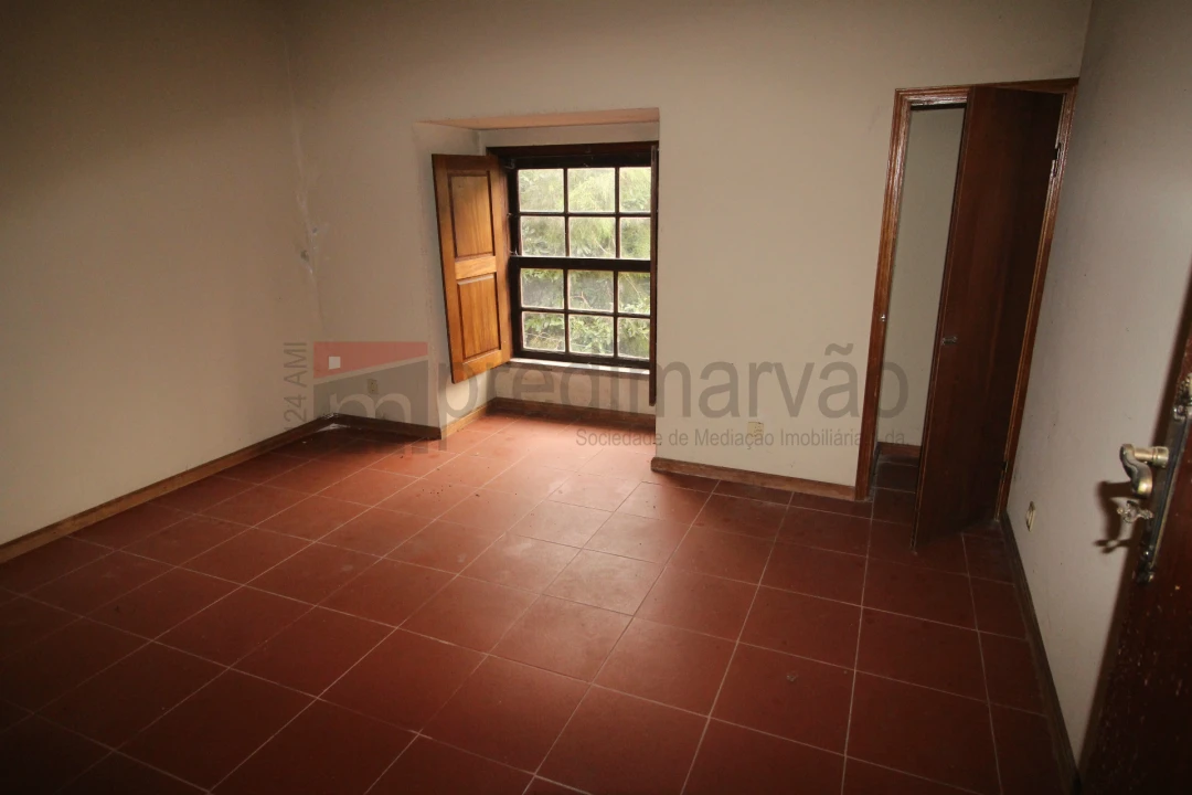 Prédio para Venda em Gouveia (São Pedro e São Julião) Foto 8
