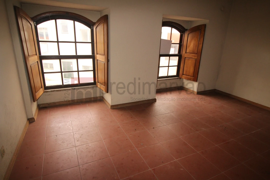 Prédio para Venda em Gouveia (São Pedro e São Julião) Foto 10