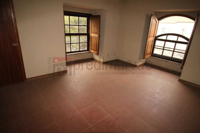 Prédio para Venda em Gouveia (São Pedro e São Julião) Foto 9