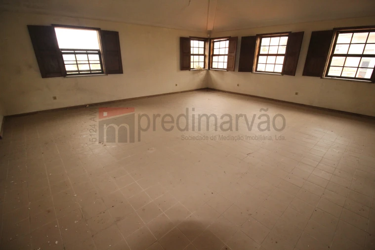 Prédio para Venda em Gouveia (São Pedro e São Julião) Foto 1