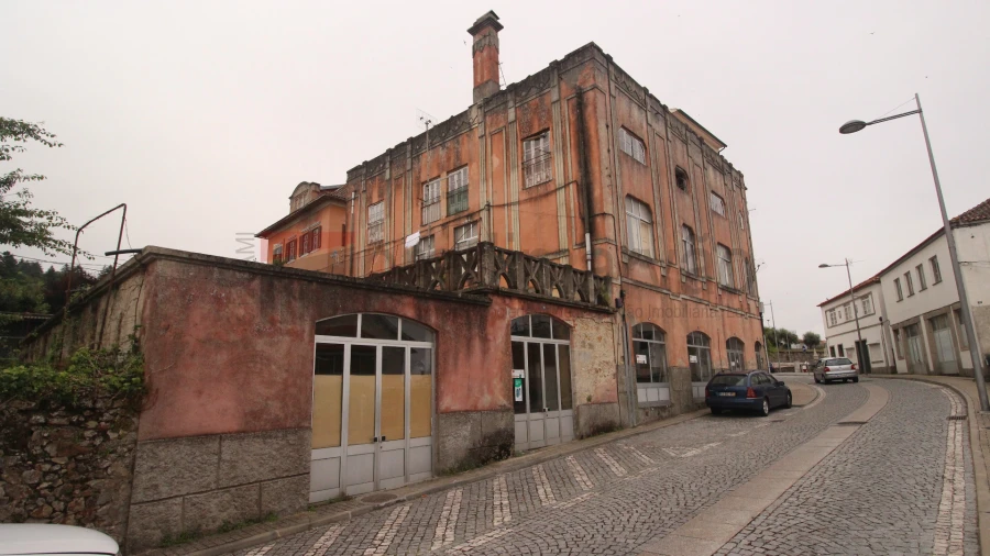 Prédio para Venda em Gouveia (São Pedro e São Julião) Foto 13