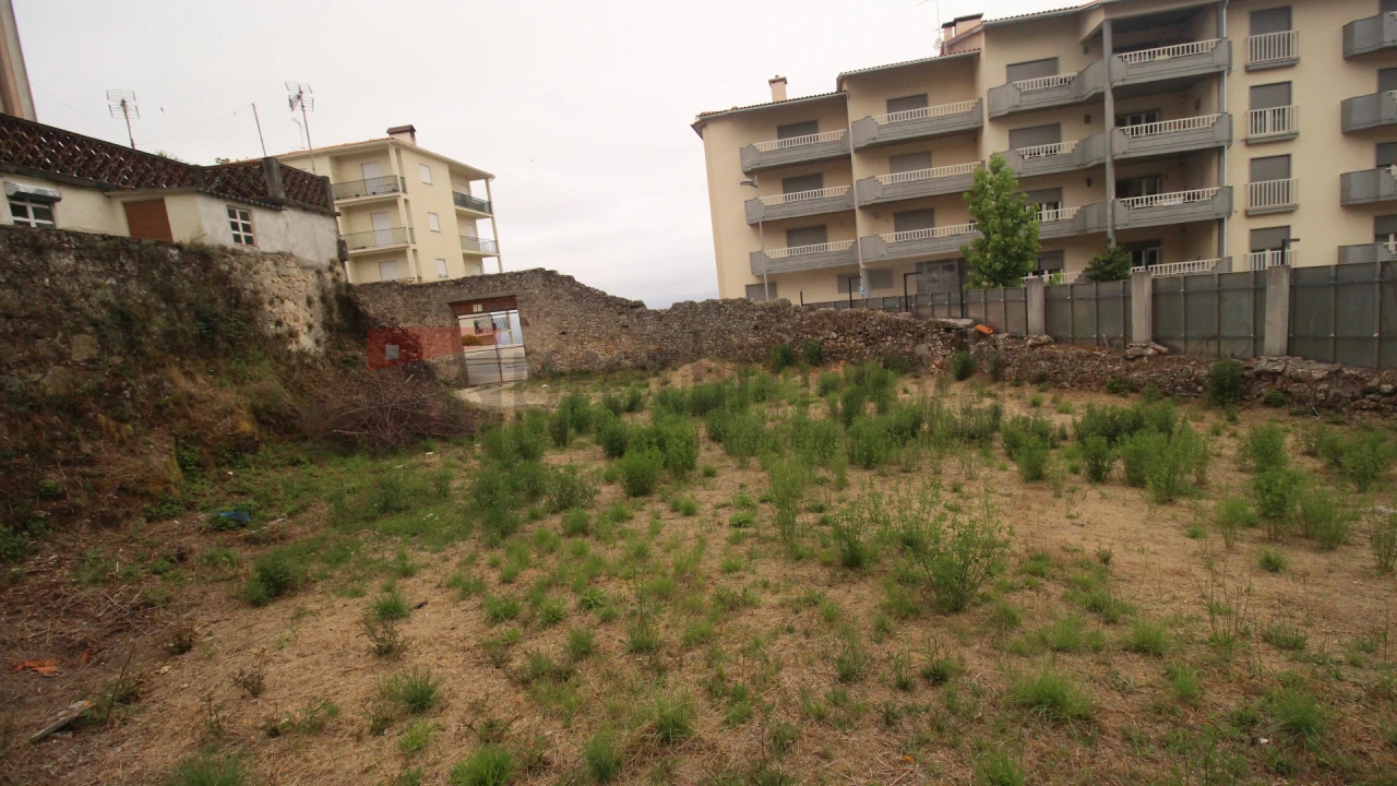 Prédio para Venda em Gouveia (São Pedro e São Julião) Foto 9