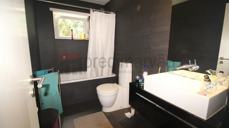 Moradia T5 para Venda em Gouveia (São Pedro e São Julião) Foto 9