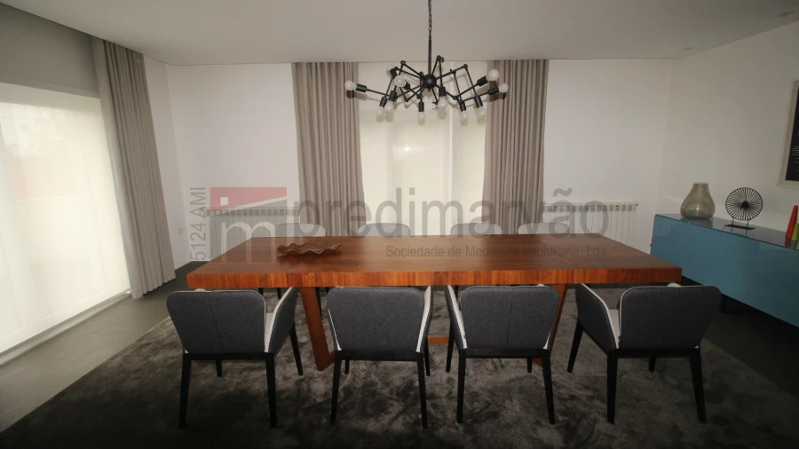 Moradia T5 para Venda em Gouveia (São Pedro e São Julião) Foto 2