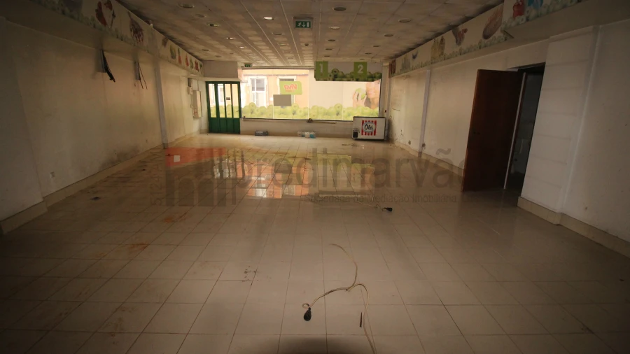 Loja para Arrendamento em Gouveia (São Pedro e São Julião) Foto 3