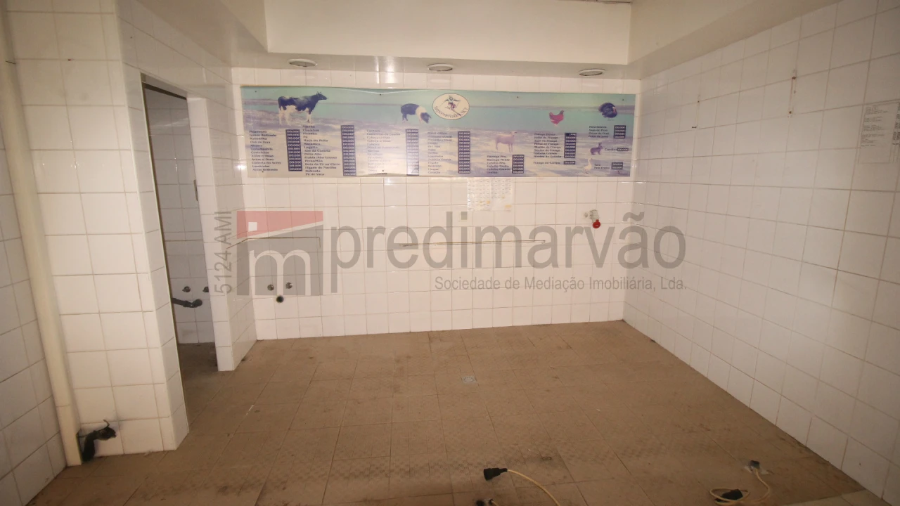 Loja para Arrendamento em Gouveia (São Pedro e São Julião) Foto 2