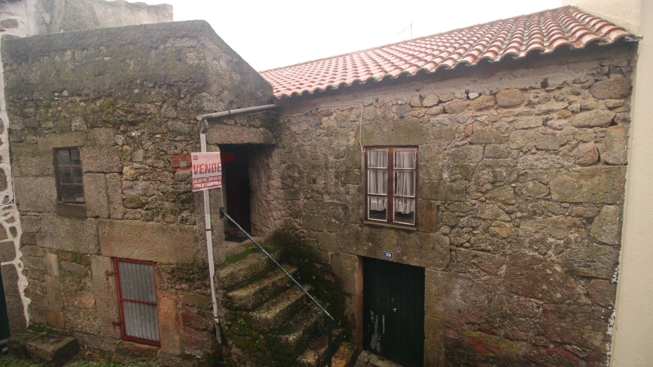 Moradia T0 para Venda em Aldeias e Mangualde da Serra Foto 1