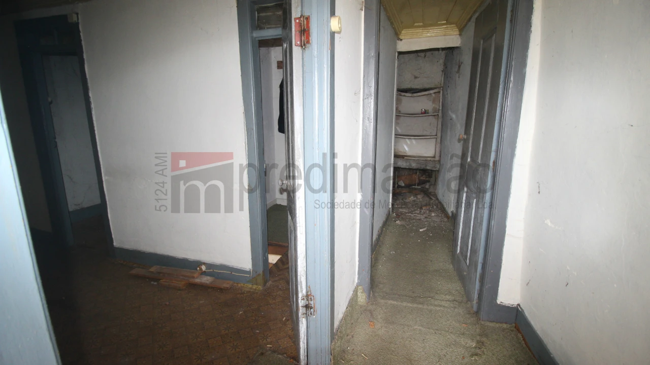 Moradia T2 para Venda em Moimenta da Serra e Vinhó Foto 3