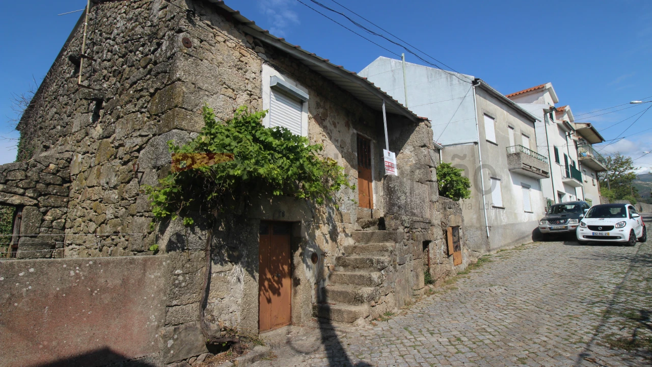 Moradia T2 para Venda em Moimenta da Serra e Vinhó Foto 9