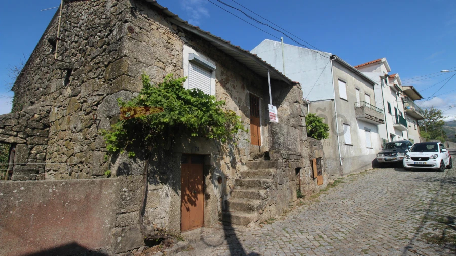 Moradia T2 para Venda em Moimenta da Serra e Vinhó Foto 9