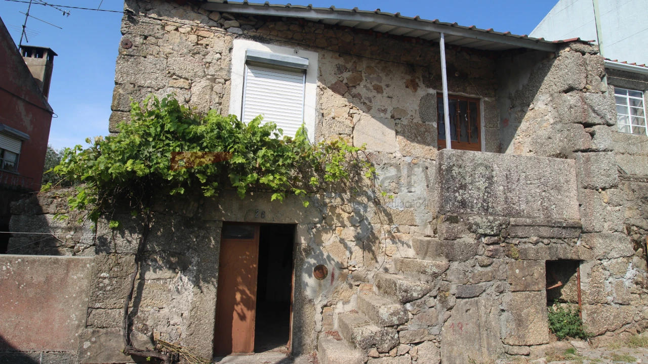 Moradia T2 para Venda em Moimenta da Serra e Vinhó Foto 6