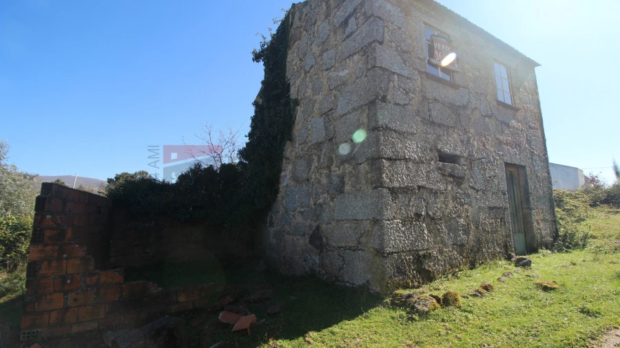 Quinta T0 para Venda em Moimenta da Serra e Vinhó Foto 5