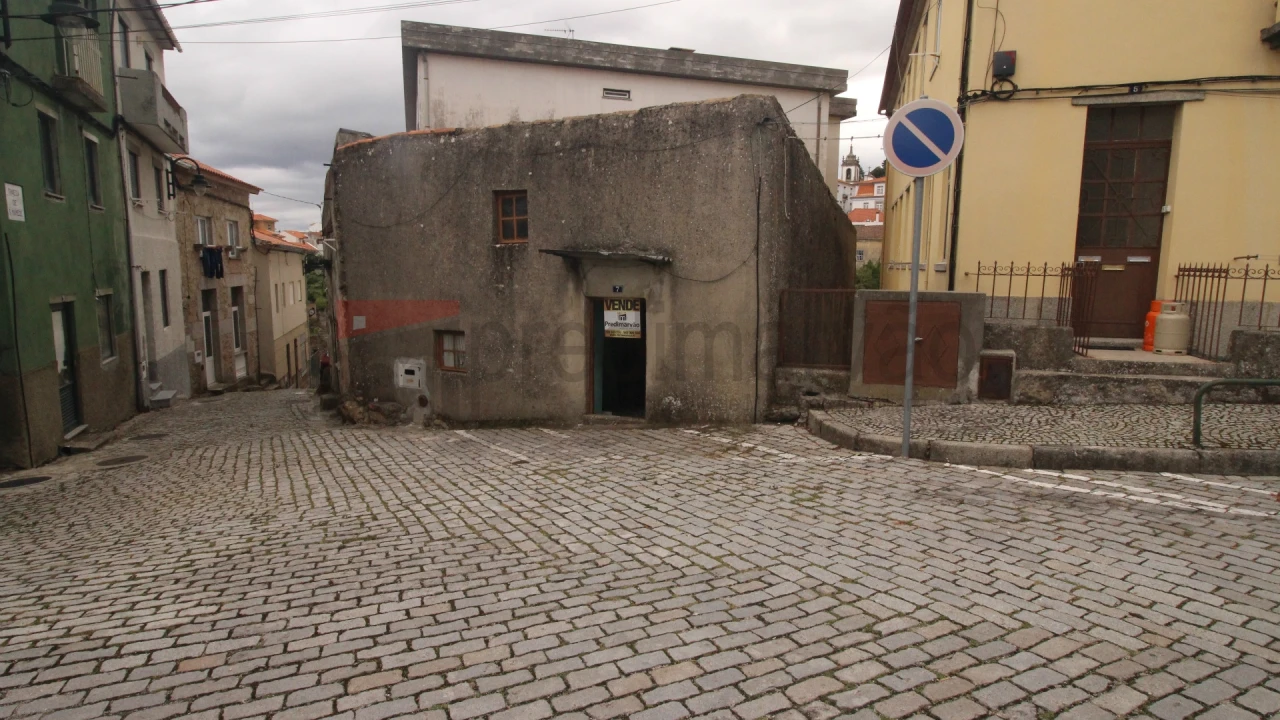 Moradia T0 para Venda em Gouveia (São Pedro e São Julião) Foto 1
