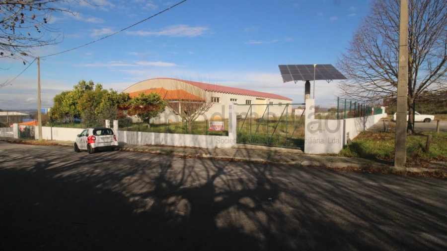 Armazém para Venda em Nespereira