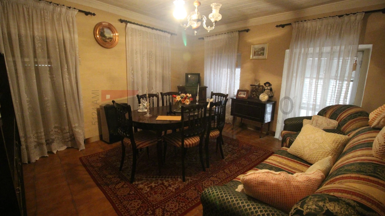 Moradia T4 para Venda em Ribamondego Foto 4