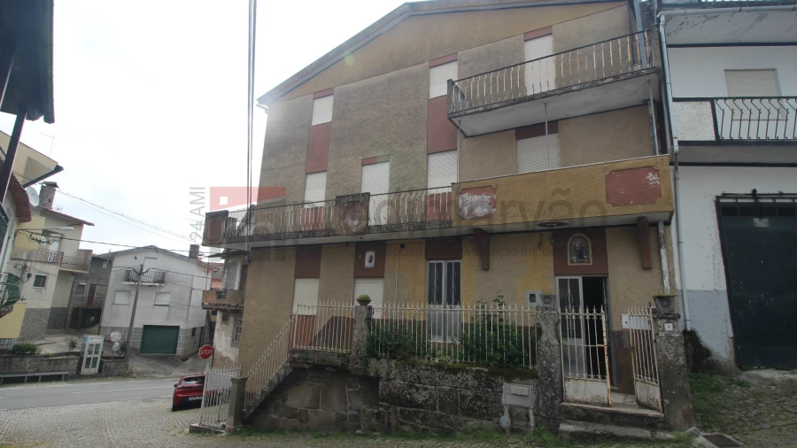 Moradia T4 para Venda em Ribamondego