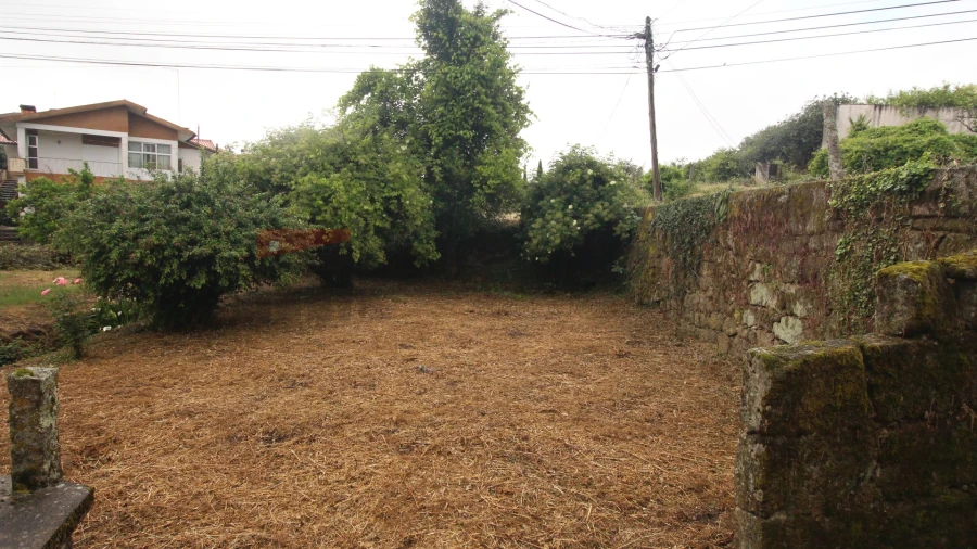 Moradia T3 para Venda em Vila Nova de Tazem Foto 3