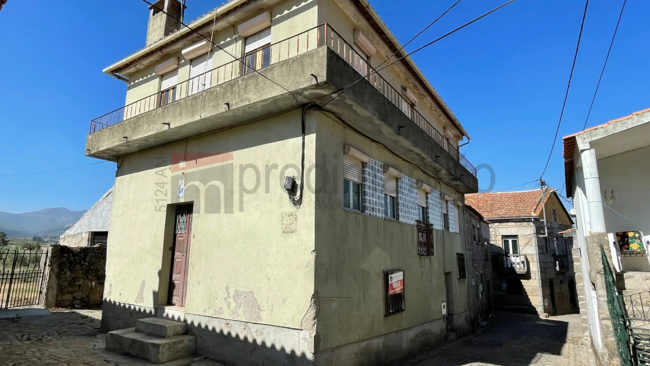 Moradia T5 para Venda em Carrapichana Foto 1