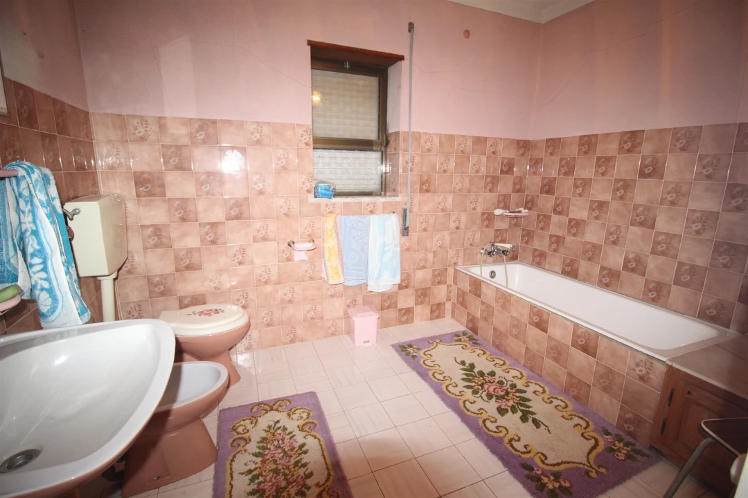 Moradia T4 para Venda em Nespereira Foto 16