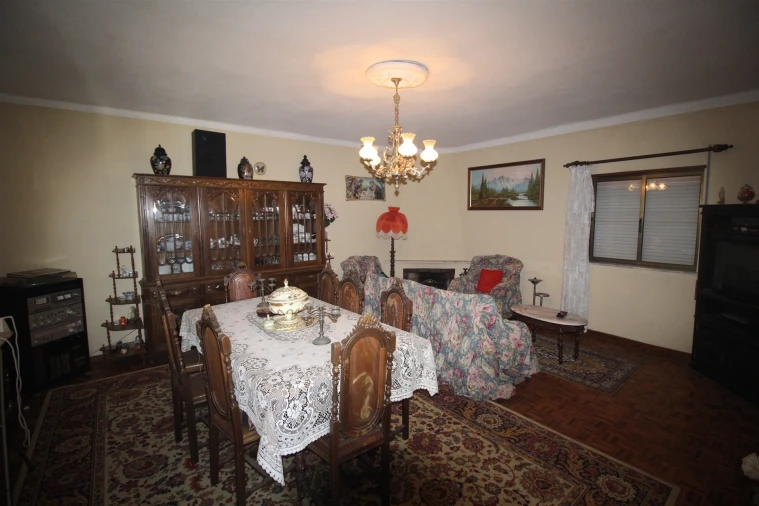 Moradia T4 para Venda em Nespereira Foto 18