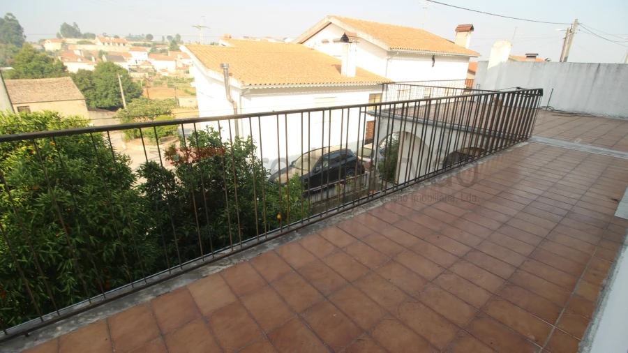 Moradia T4 para Venda em Nespereira Foto 3