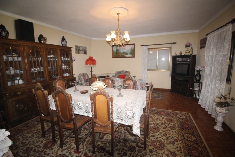 Moradia T4 para Venda em Nespereira Foto 17