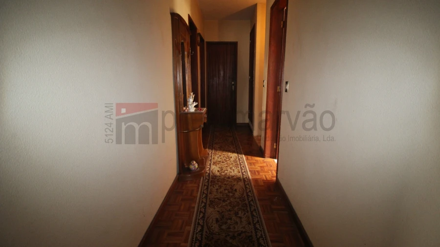 Moradia T4 para Venda em Nespereira Foto 5