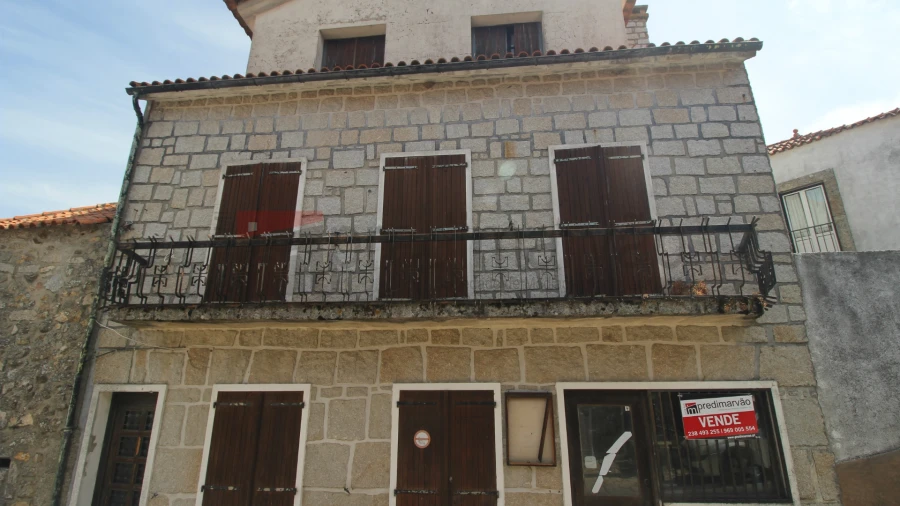 Moradia T4 para Venda em Linhares Foto 11