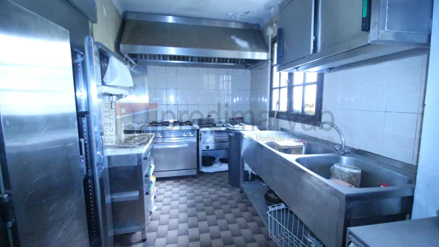 Moradia T4 para Venda em Linhares Foto 6