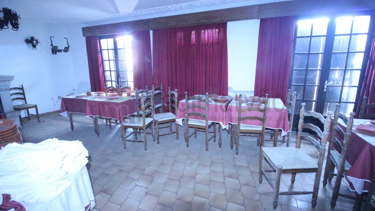 Moradia T4 para Venda em Linhares Foto 8