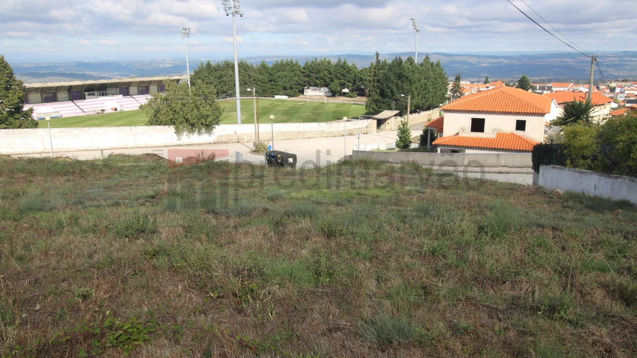 Terreno para Venda em Gouveia (São Pedro e São Julião) Foto 1