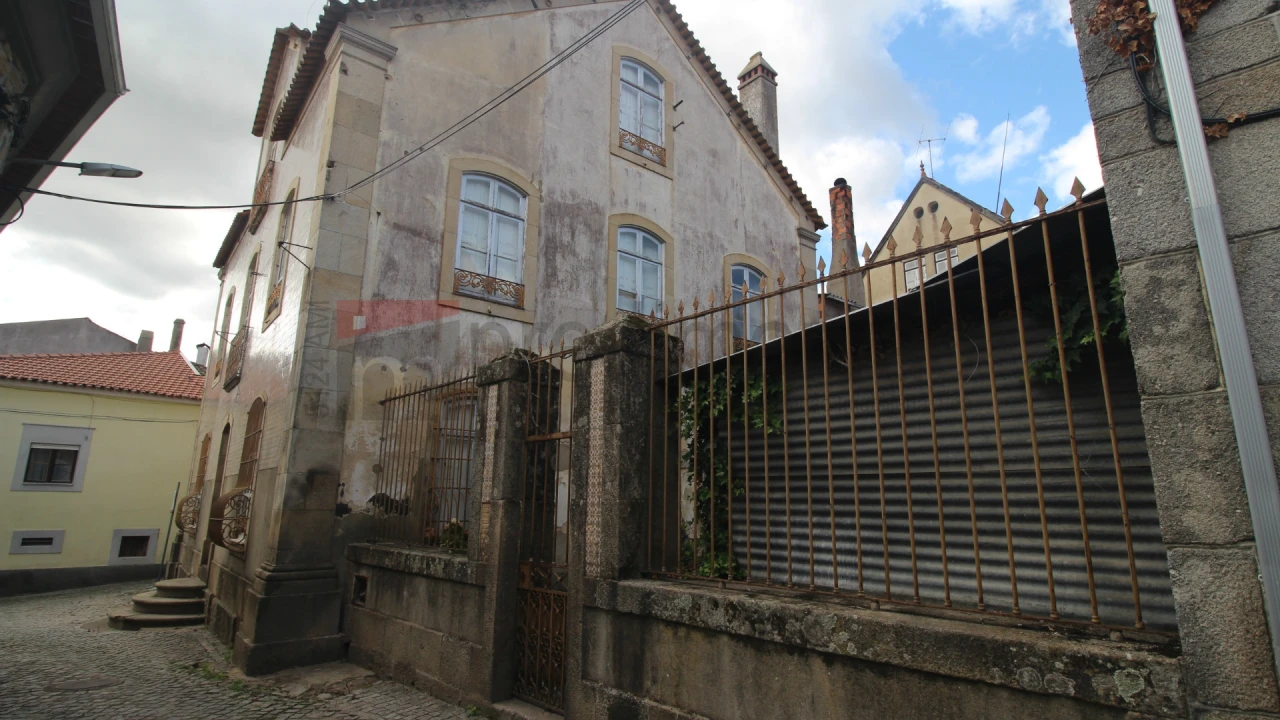 Moradia T6 para Venda em Vila Nova de Tazem Foto 3