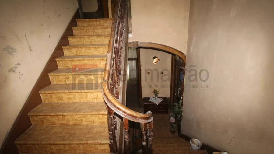 Moradia T6 para Venda em Vila Nova de Tazem Foto 16