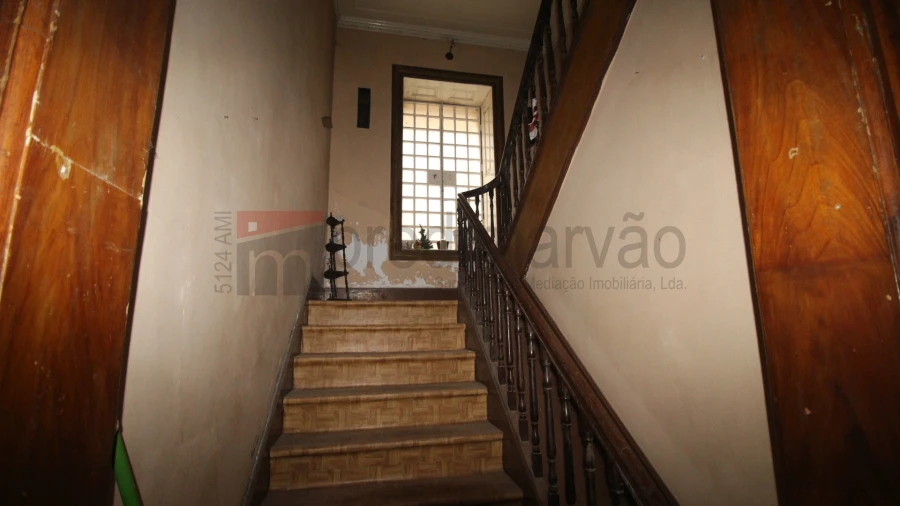 Moradia T6 para Venda em Vila Nova de Tazem Foto 7